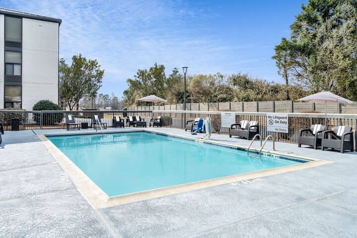 Pool 22 of 32