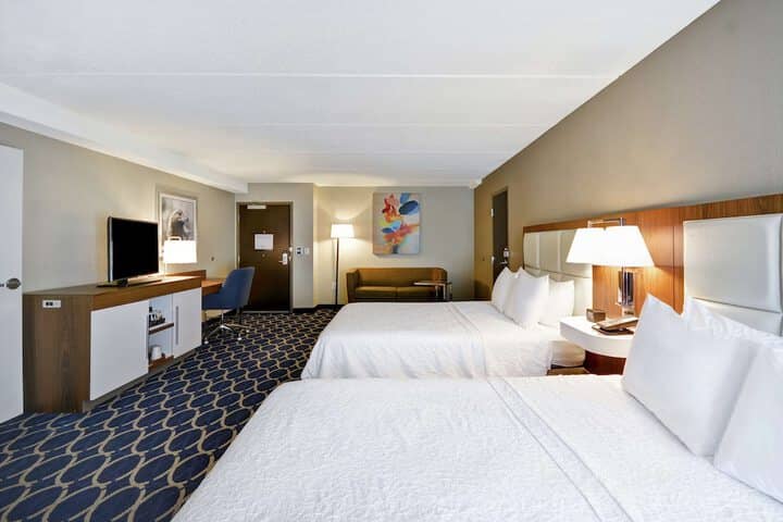 Room 7 of 32