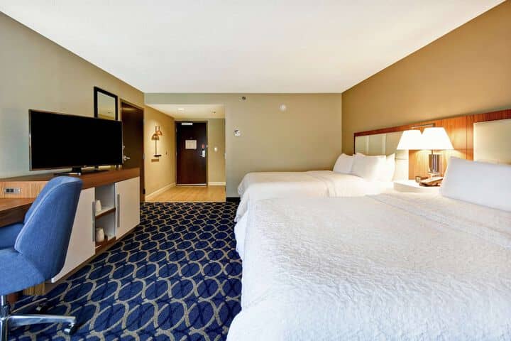 Room 11 of 32