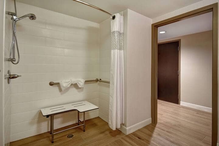 Room 20 of 32