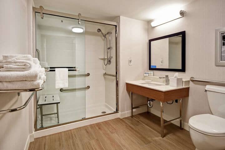 Room 17 of 32