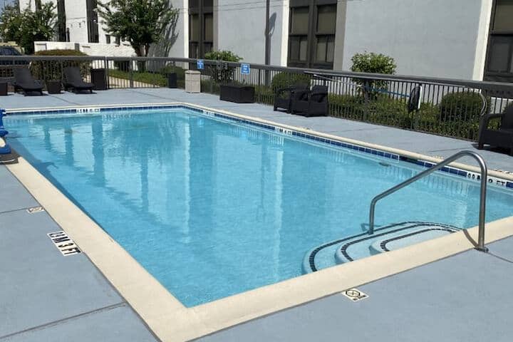 Pool 21 of 32